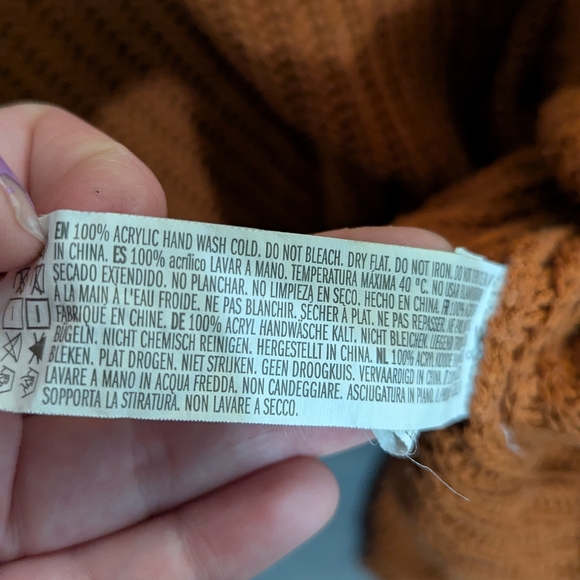 Forever 21 Women's Sweater in Rust Orange - Picture 3 of 3